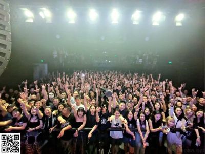 Chengdu
Letzte Nacht in Chengdu: Wunderschöne Stadt, wunderschöne Menschen, wunderschöner Abend! 
★★★
Last Night in Chengdu: Beautiful city, beautiful people, beautiful night!
