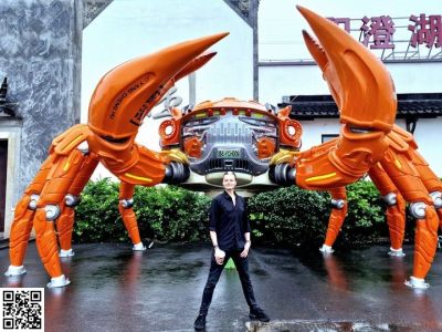 between Shanghai and Nanjing
Meister der Krabbe! 😀 Grüße von unterwegs zwischen Shanghai und Nanjing.
★★★
Master of the crab! 😀 Greetings from the road between Shanghai and Nanjing.
