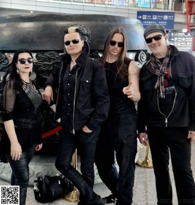 Beijing
Gerade sind wir in Peking gelandet! Die Tour kann beginnen!
★★★
We just landed in Beijing! The tour can start!
