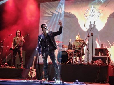 Festival performance by Lacrimosa on 3 May in 
São Paulo --
Photo by Eduardo Ganança
